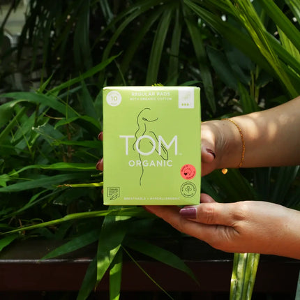 TOM ORGANIC Regular Ultra Thin Pads With Wings (10 Pads)